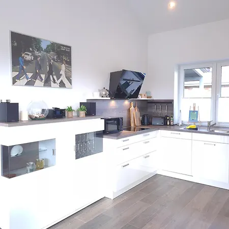 Haus Wieken-huus بيت للعطل